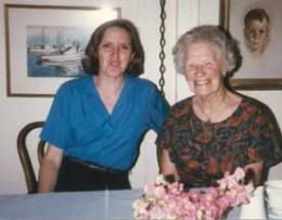 Ethel Hammond Curtis (on right) in 1989